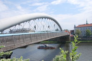 The bridge with statues