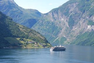 The serpentine road, leading to Geiranger