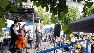 One of the Saturday street festivals with live music