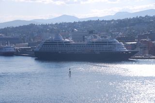 Zoom-in view of Tromsø from the bridge