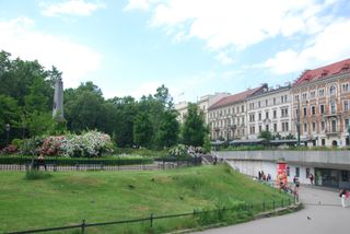 Park near the main train station