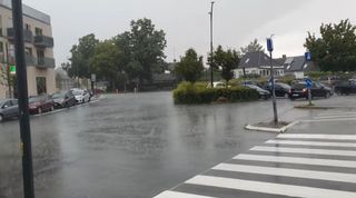 There was heavy rain when I got off the train