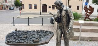 Statue